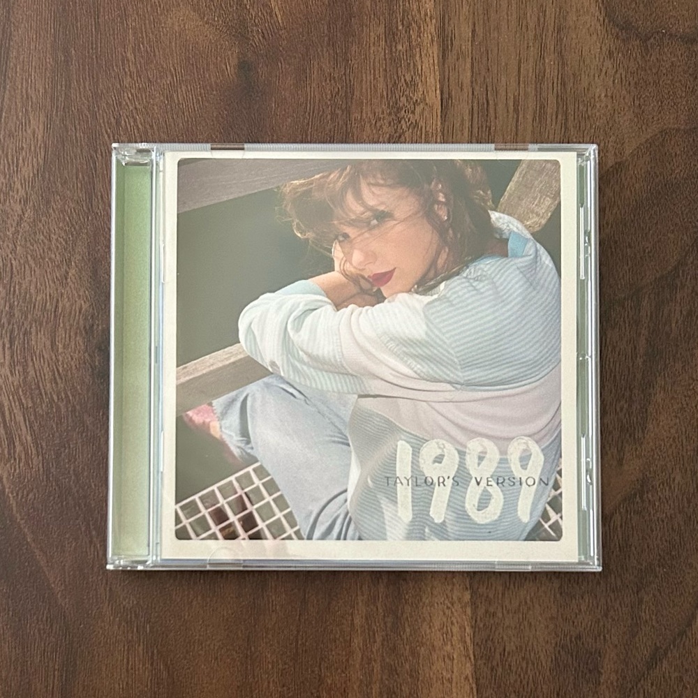 Taylor Swift 1989 Taylor’s Version Aquamarine Green Target Exclusive CD